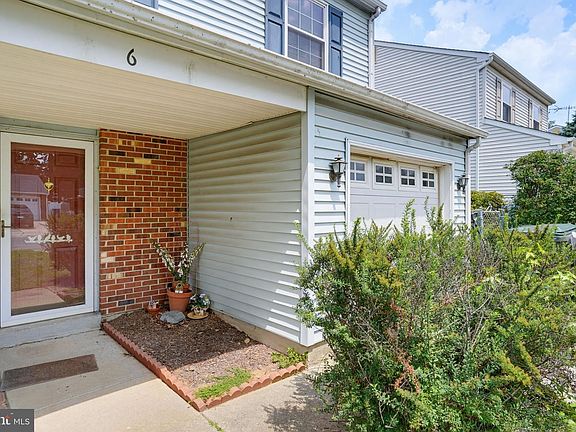 3rd image of 6 Broadleaf Dr