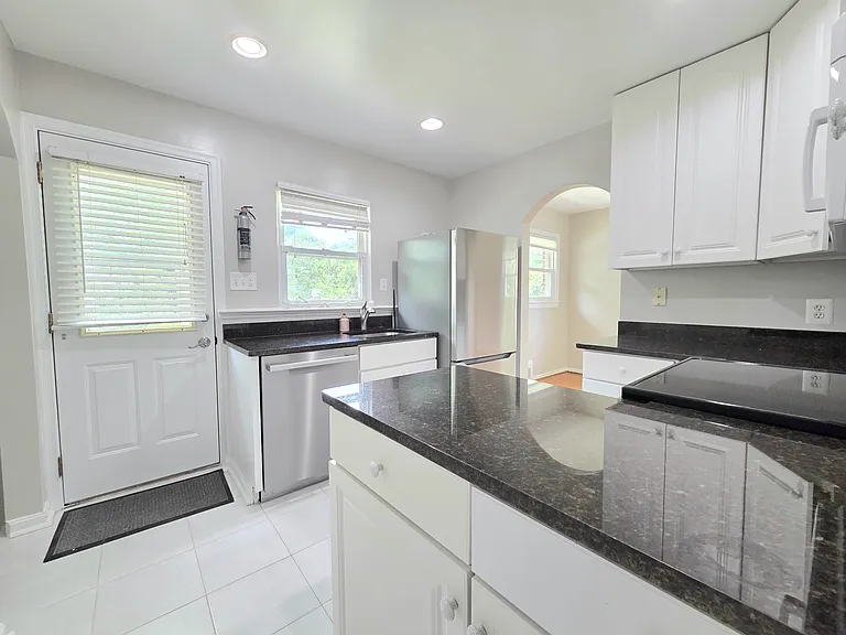 7020 Quander Rd — Photo 11