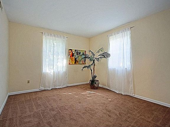 5th image of 1723 N Troy St #8404