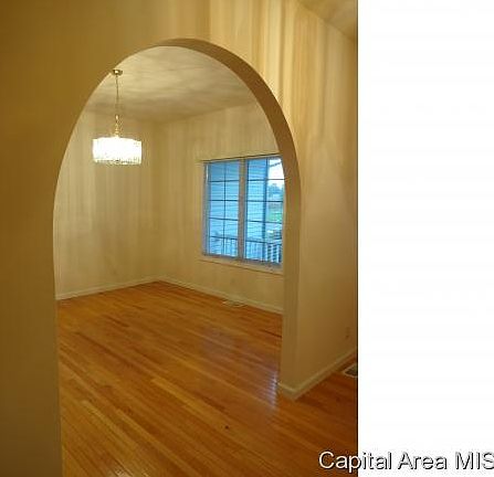 Archway entrance to Dining!