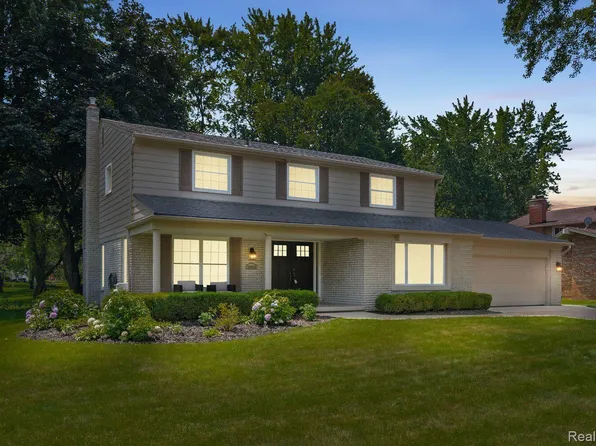 28833 Ramblewood Dr, Farmington Hills, MI 48334