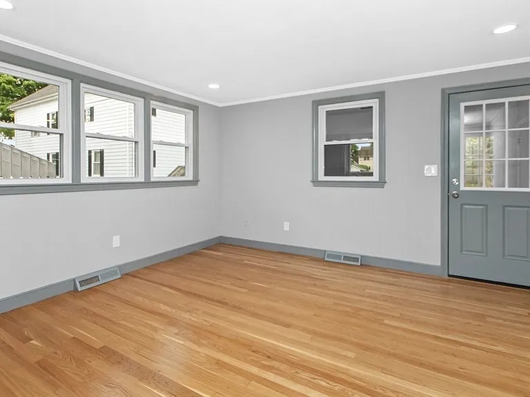 29 Harbor St — Photo 13