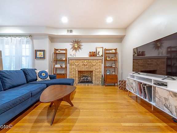 4th image of 7317 N Honore St #1