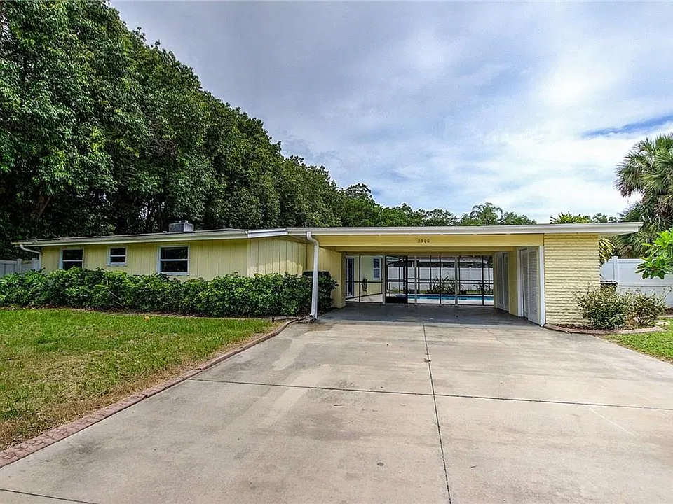 2300 Datura St