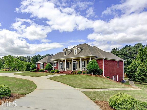 2nd image of 300 Pennlyn Pl