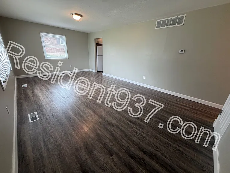 2059 Neff Rd — Photo 2