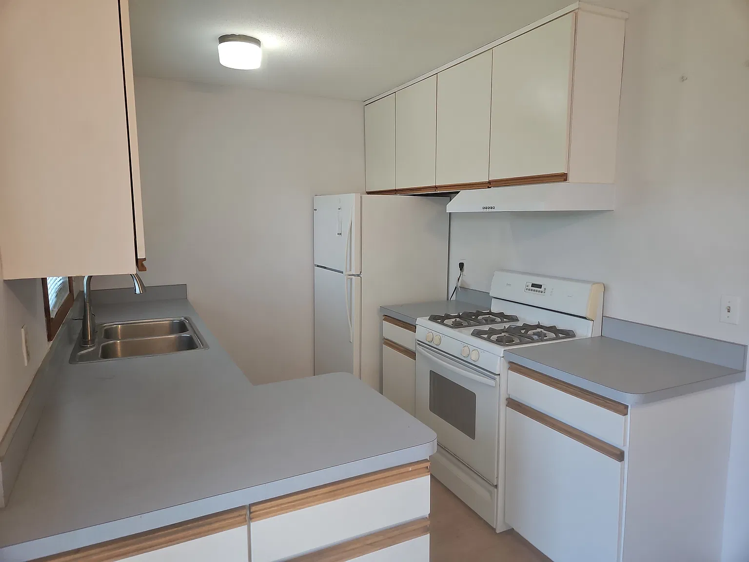 3 bed, 1342 sqft, $1,900 — Photo 4