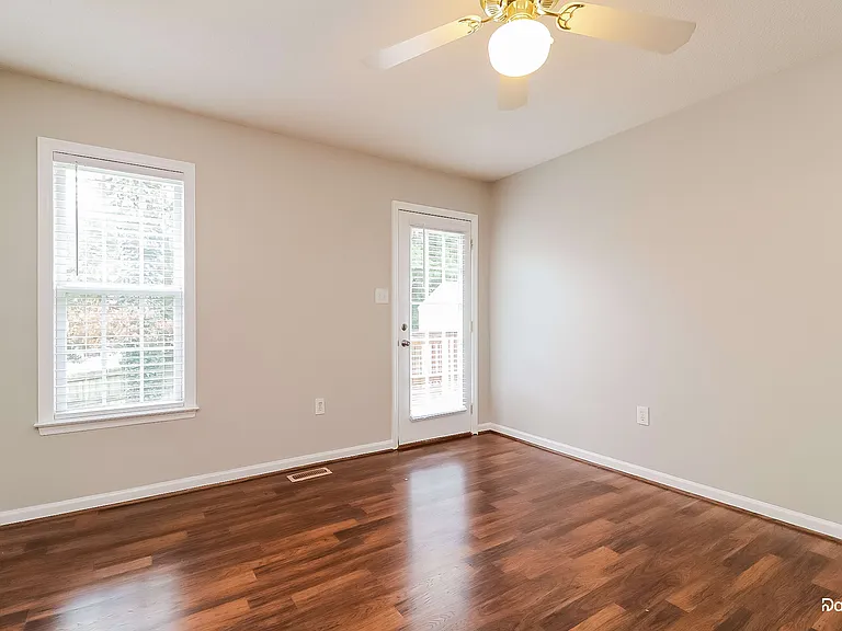 100 Collie Cir — Photo 14