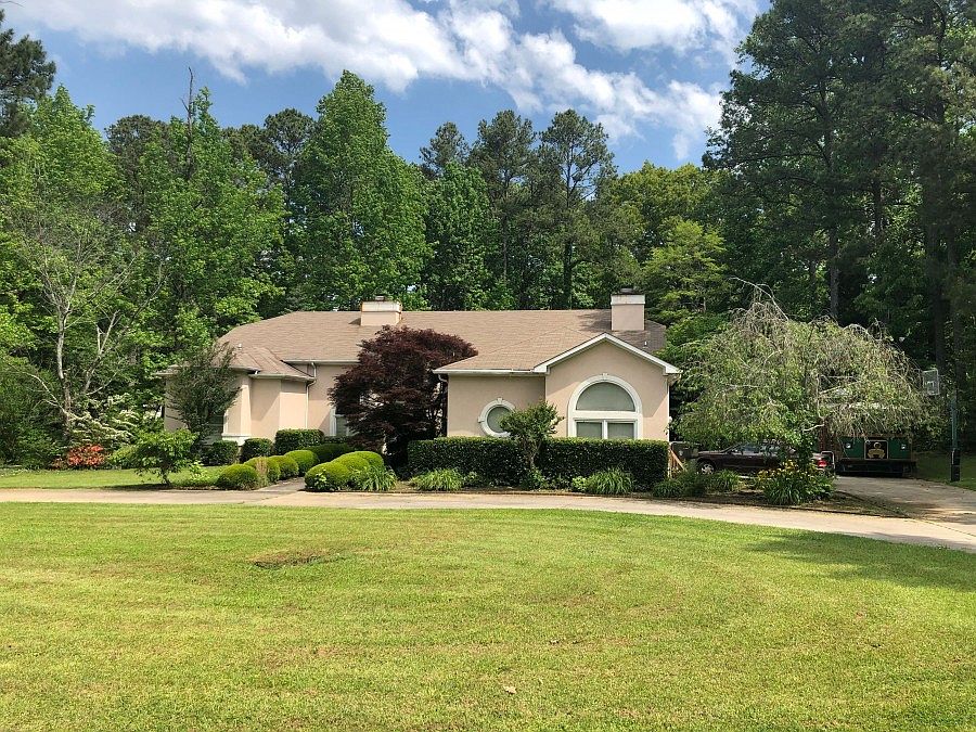 1st image of 501 Eastview Dr