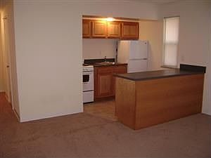 4th image of 518 E Town St APT 206