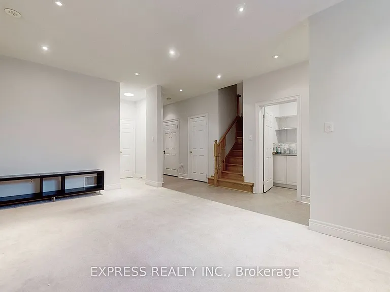 7 Mackenzies Stand Ave — Photo 43