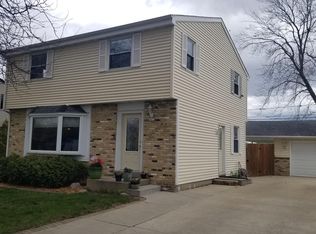 3417 Kennsington Square Rd, Sturtevant, WI 53177