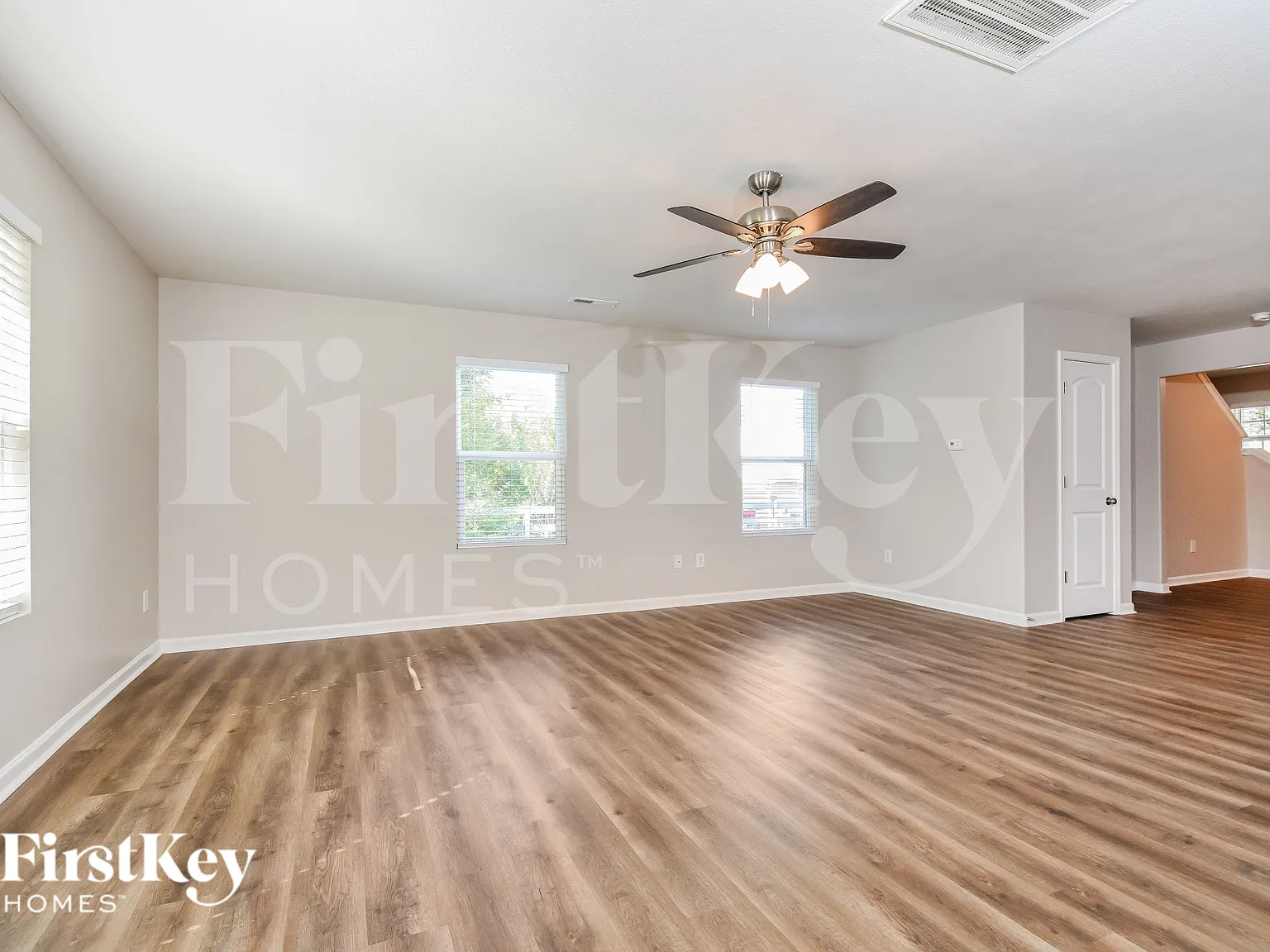 3 bed, 2.5 bath, 2104 sqft, $2,430 — Photo 4