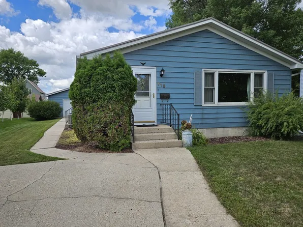 719 Saint Paul Ave S, Thief River Falls, MN 56701
