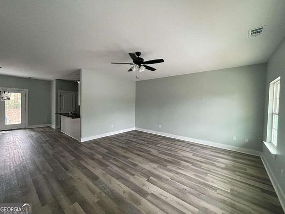 2nd image of 307 McLean St