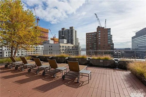 Sold by Daniel Gale Sotheby's International Realty | media 6