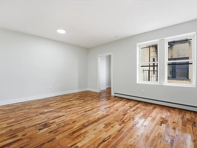 112-114 N Walnut St #2C — Photo 6