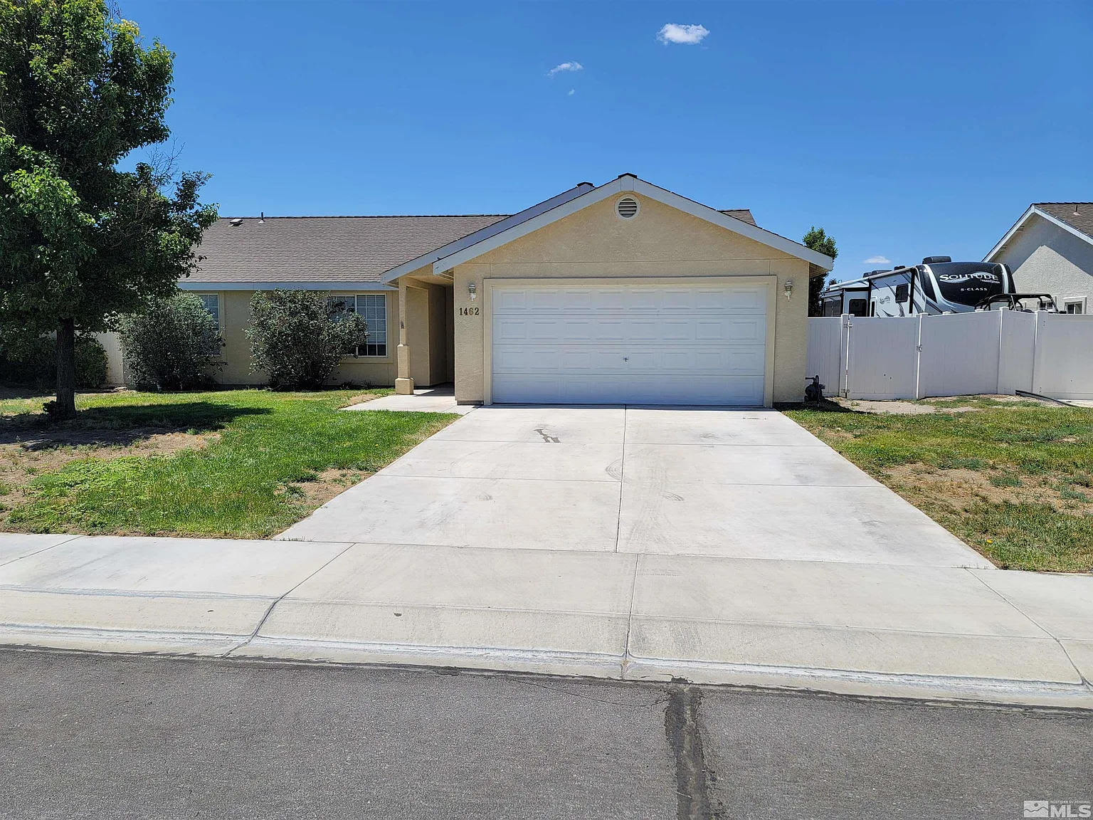 1462 Grey Bluffs Dr photo 1