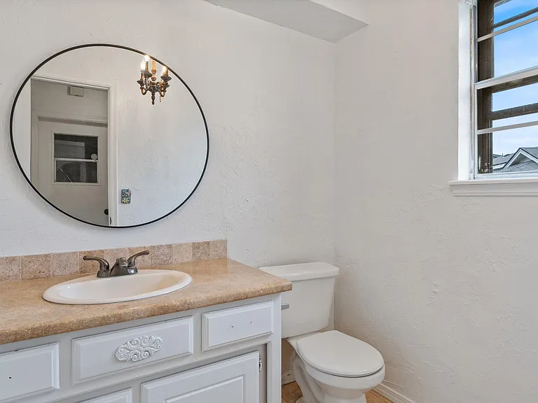8105 NW 114th St — Photo 30