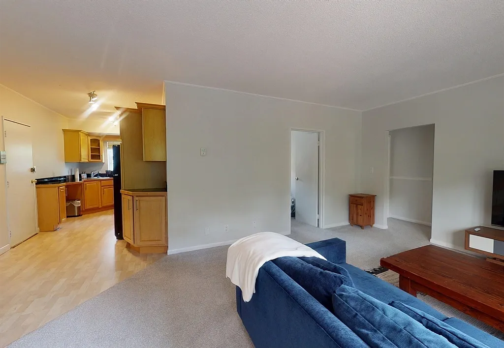 2 bed, 1.0 bath, 825 sqft, $2,700 — Photo 4
