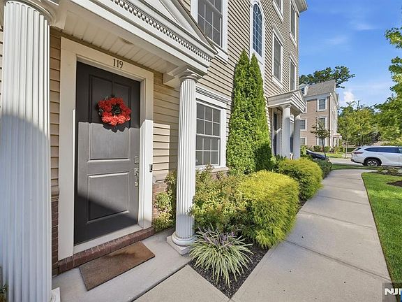 4th image of 119 Roosevelt Drive