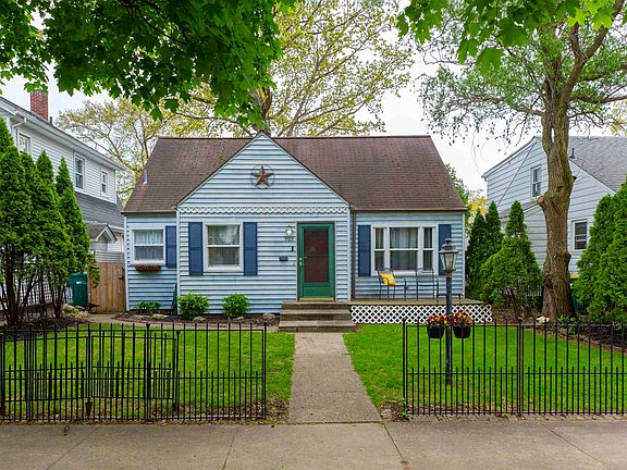 2nd image of 905 W Grove St