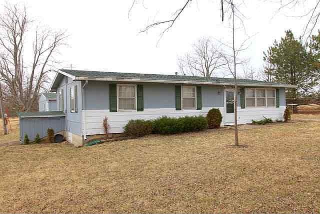 1587 E 767 Rd Lawrence, KS listing photo #1