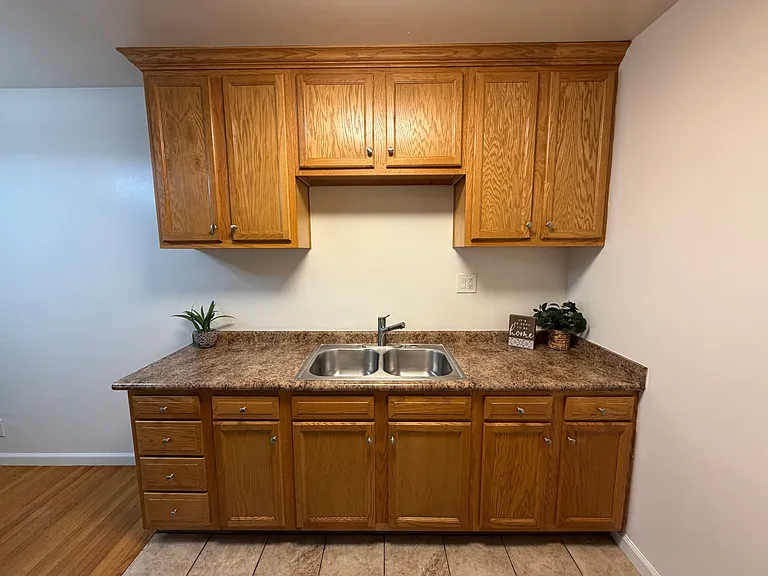 10321 La Reina Ave #5 — Photo 6