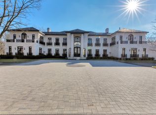 9 High Rdg, Oyster Bay, NY 11771