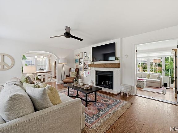 4th image of 216 Park Ave