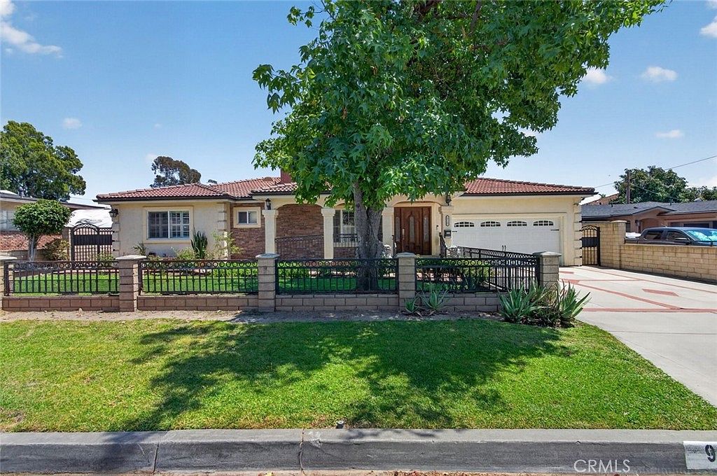 a&出品 9112 Stoakes Ave, Downey, CA 90240 | MLS #PW26120681 | Zillow
