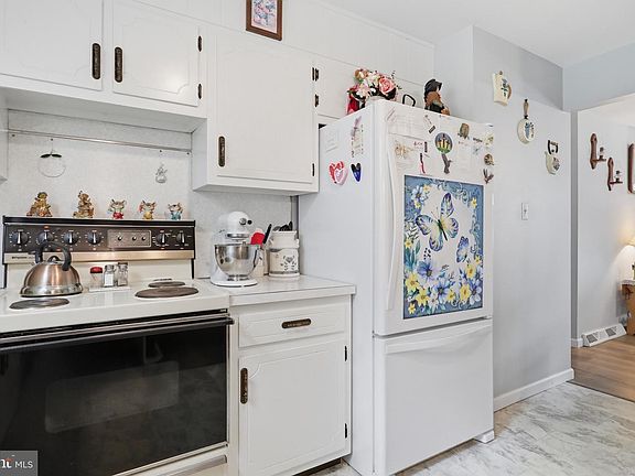 5th image of 560 Wile Cir