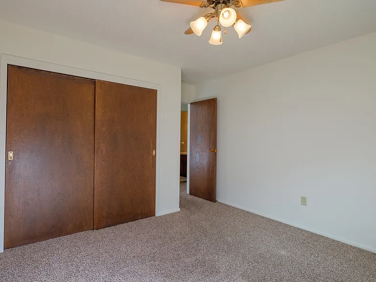 Fargo, ND Country Club Apartments | Bedroom
