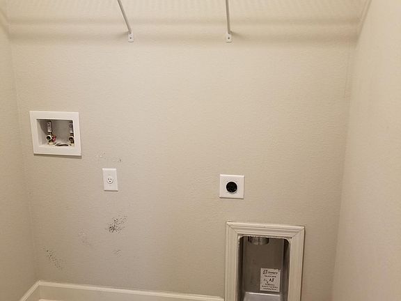 Washer/dryer hook ups