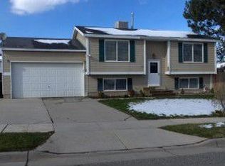 5748 Woodsborough Cir, Kearns, UT 84118