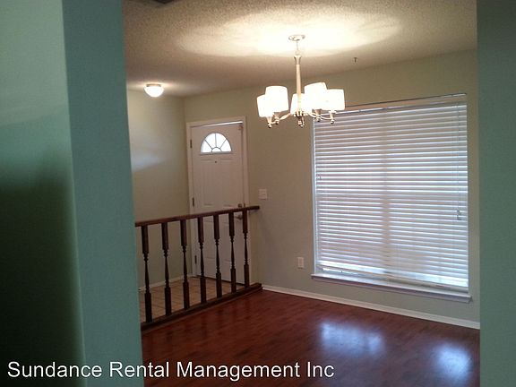 4th image of 4493 Parkwood Ln