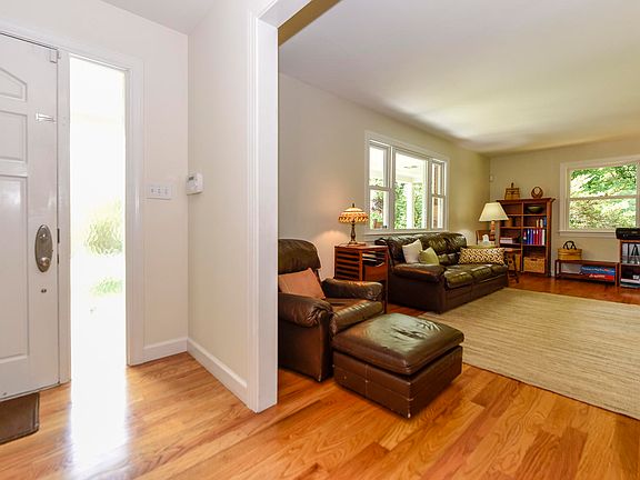 2nd image of 1203 Anderson Ave