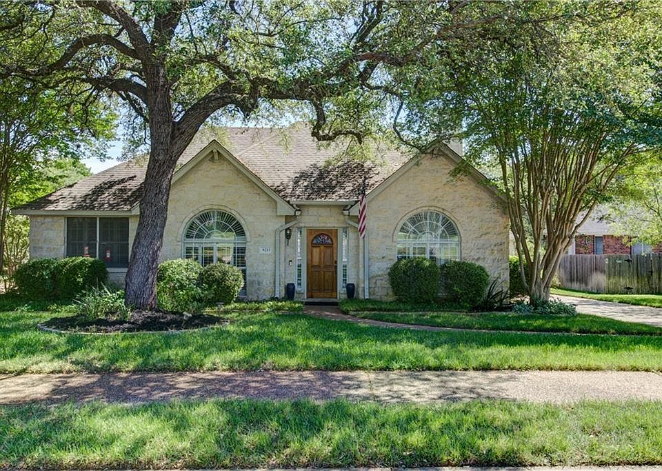 1st image of 8213 Crabtree Dr