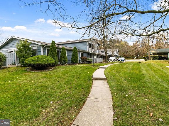 3rd image of 37 Birchwood Ct #37