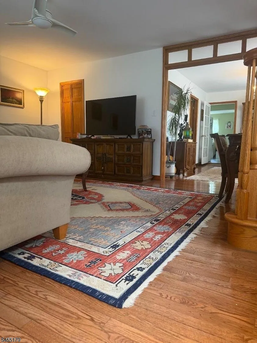 3 bed, 2.0 bath, $3,200 — Photo 2