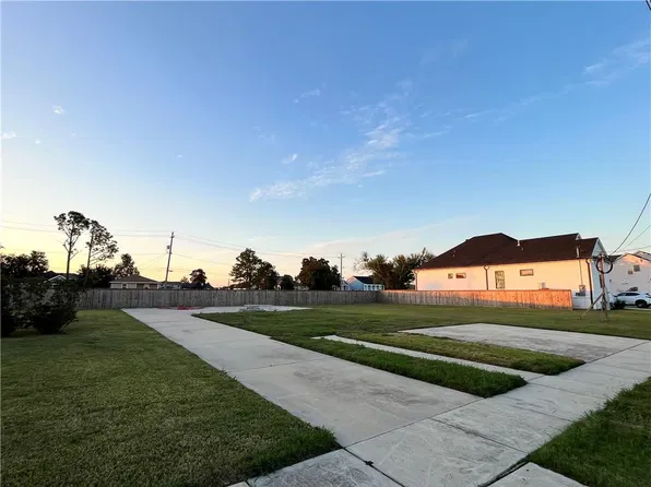 1808 Rose St, Arabi, LA 70032