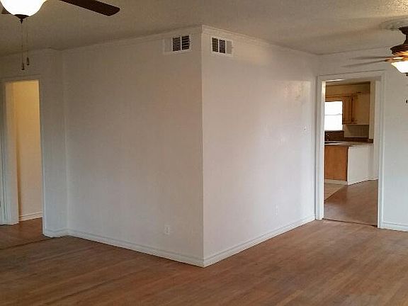 4th image of 5209 Woodsboro Ln