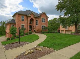 169 Pinehurst Dr, Cranberry Township, PA