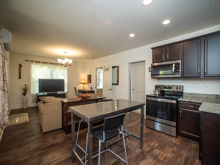 28B Madeline Ave — Photo 10