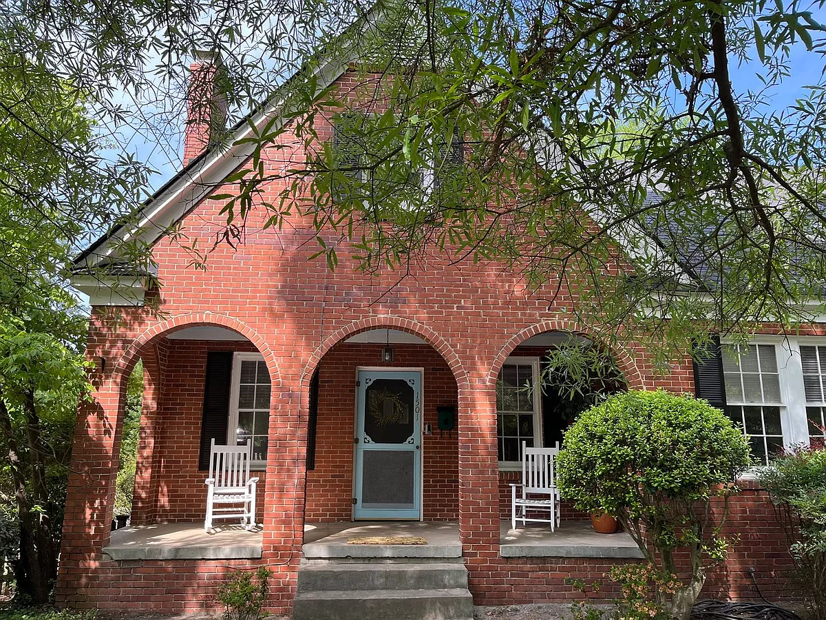 Building Photo - 1501 Fairview Dr