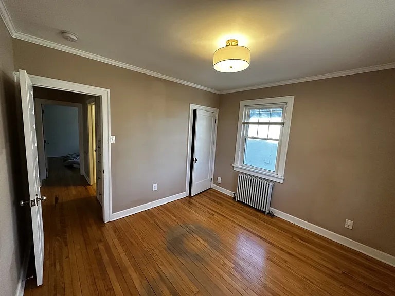 325 Sumner St — Photo 22