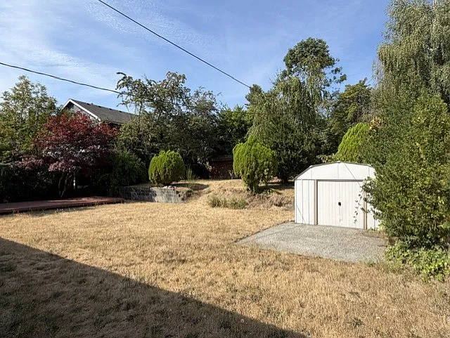 3 bed, 980 sqft, $2,900 — Photo 2