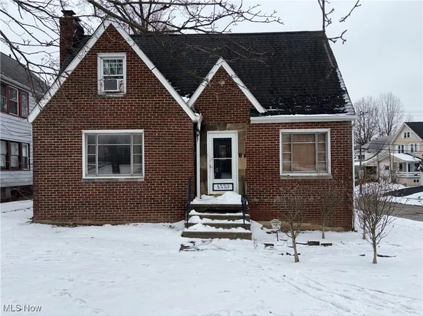 8220 Garfield Blvd, Garfield Heights, OH 44125