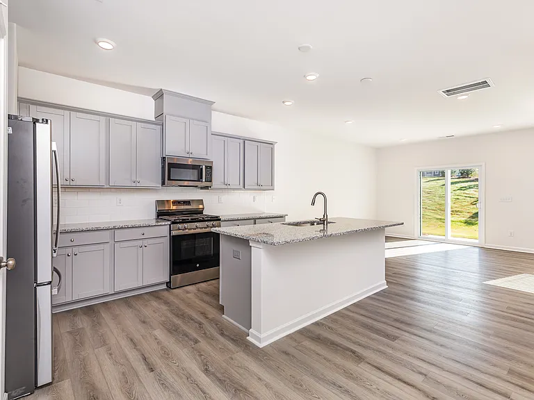 3160 Lilac Grove Dr — Photo 9