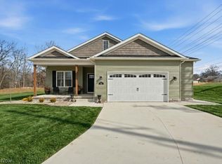 911 Dogwood Dr, Hubbard, OH